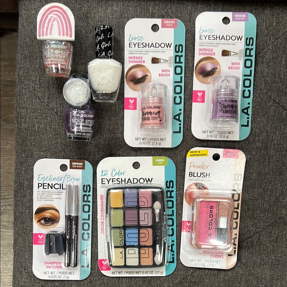 NWT L.A. Colors Makeup Set with Eyeshadow, Blush, and Eyeliner/Brow
